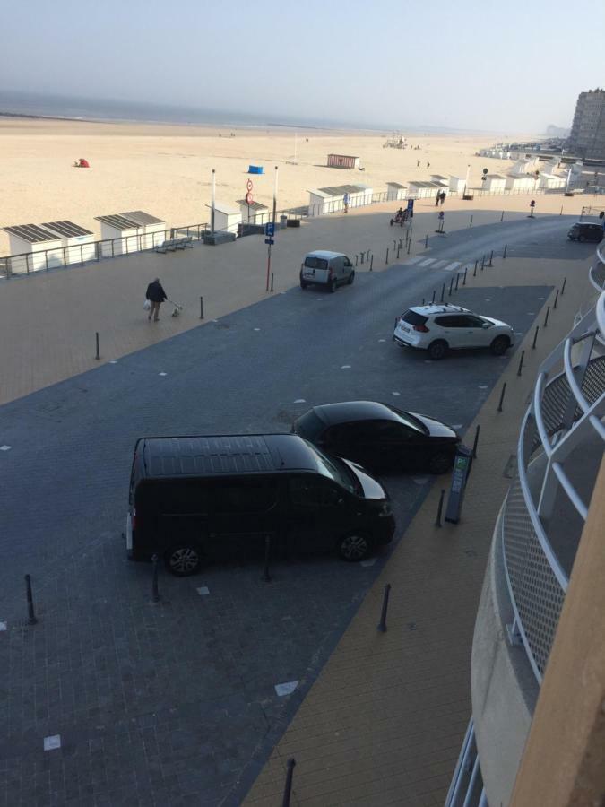 Studio Zwembad Met Frontaal Zeezicht Oostende Bagian luar foto